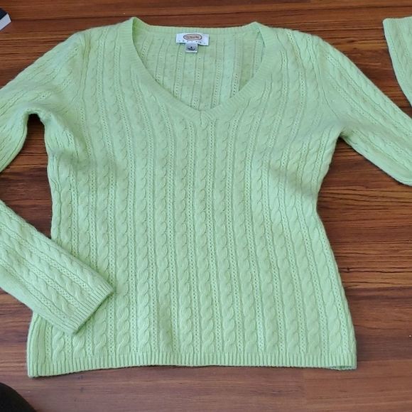 Talbot's petite sz sm.  Wool and Angora rabbit fur. Fluffy soft and thick. - Picture 1 of 4